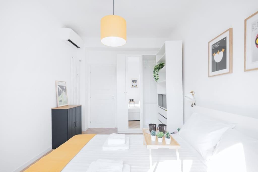 Easylife - Apartment With Balcony Near Navigli Milan Luaran gambar
