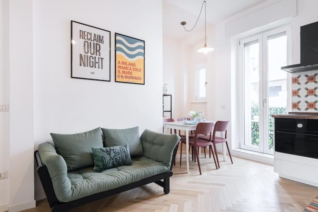Easylife - Apartment With Balcony Near Navigli Milan Luaran gambar