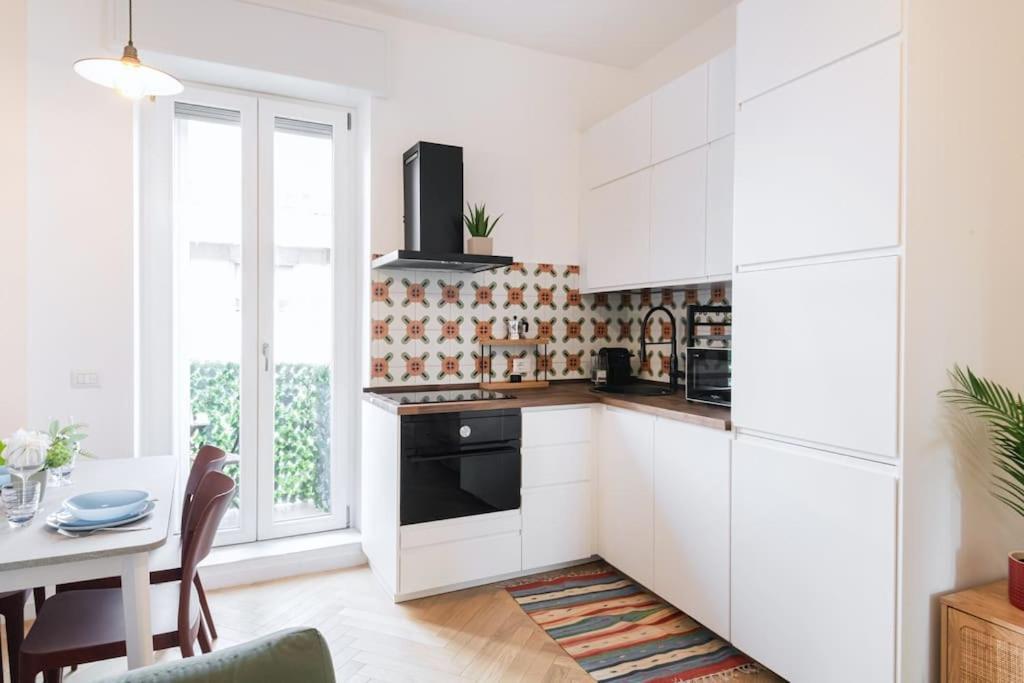 Easylife - Apartment With Balcony Near Navigli Milan Luaran gambar