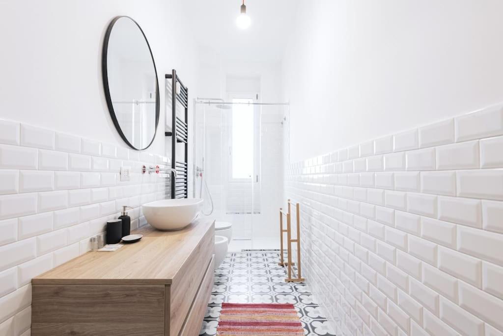 Easylife - Apartment With Balcony Near Navigli Milan Luaran gambar