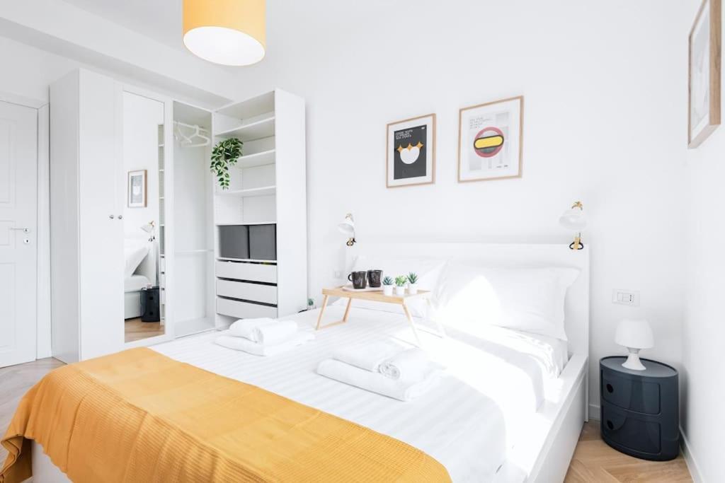 Easylife - Apartment With Balcony Near Navigli Milan Luaran gambar