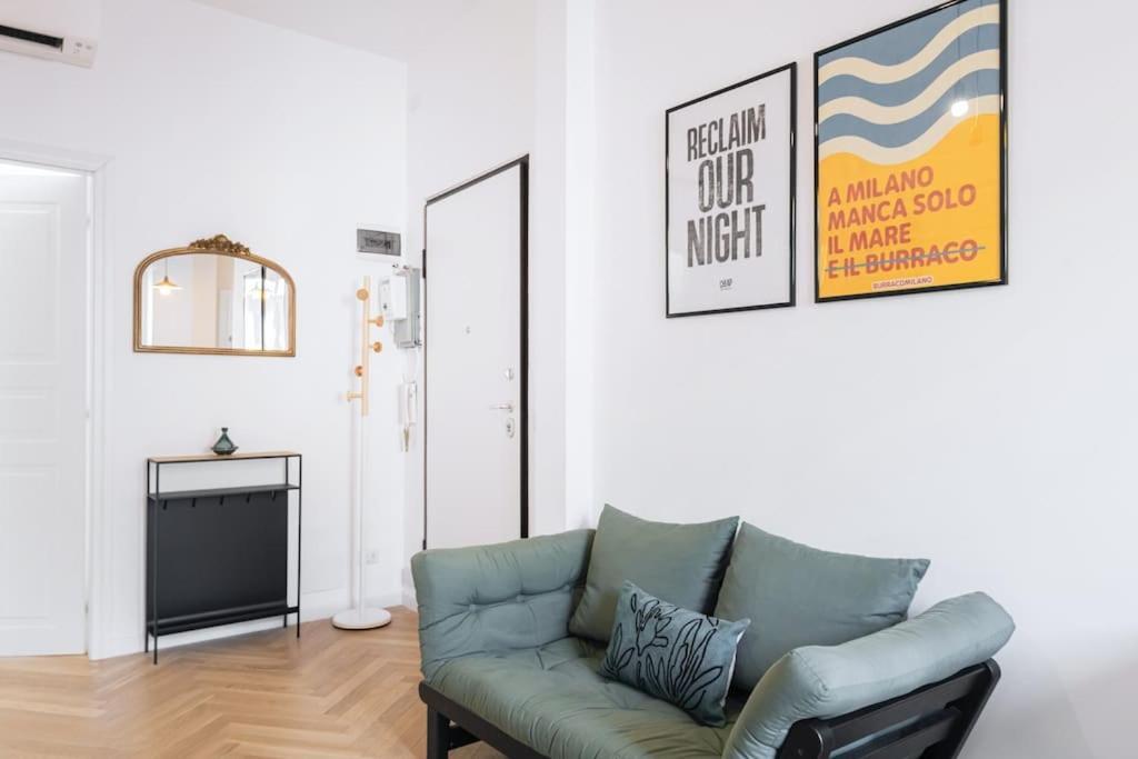 Easylife - Apartment With Balcony Near Navigli Milan Luaran gambar