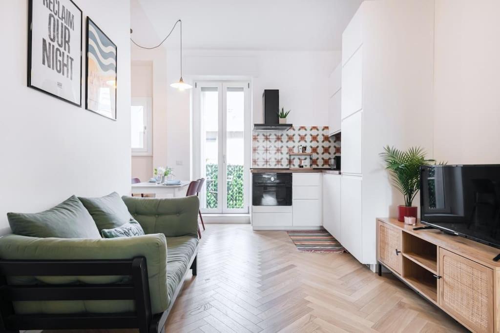 Easylife - Apartment With Balcony Near Navigli Milan Luaran gambar