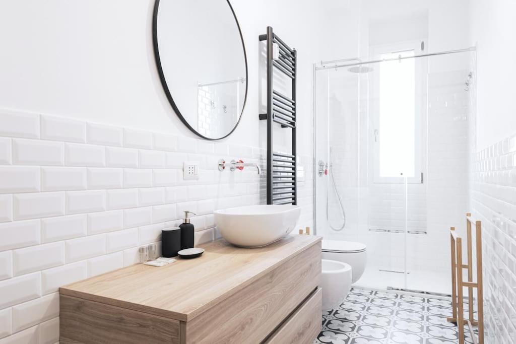 Easylife - Apartment With Balcony Near Navigli Milan Luaran gambar