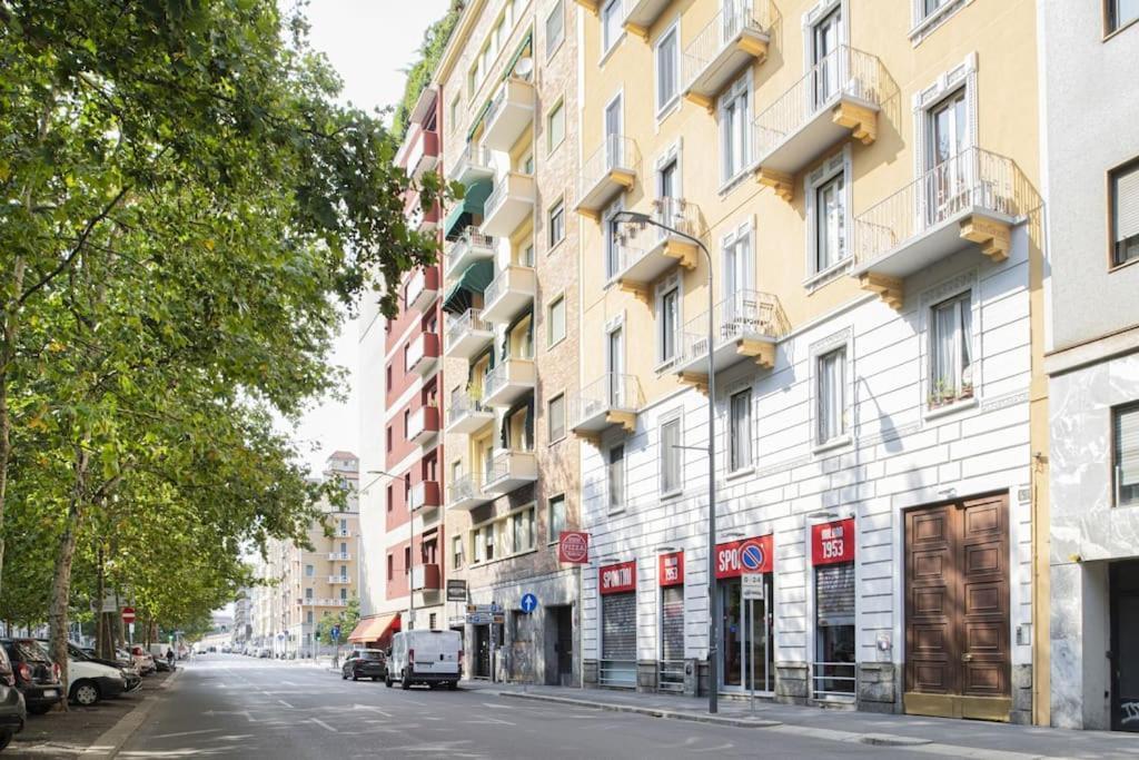 Easylife - Apartment With Balcony Near Navigli Milan Luaran gambar